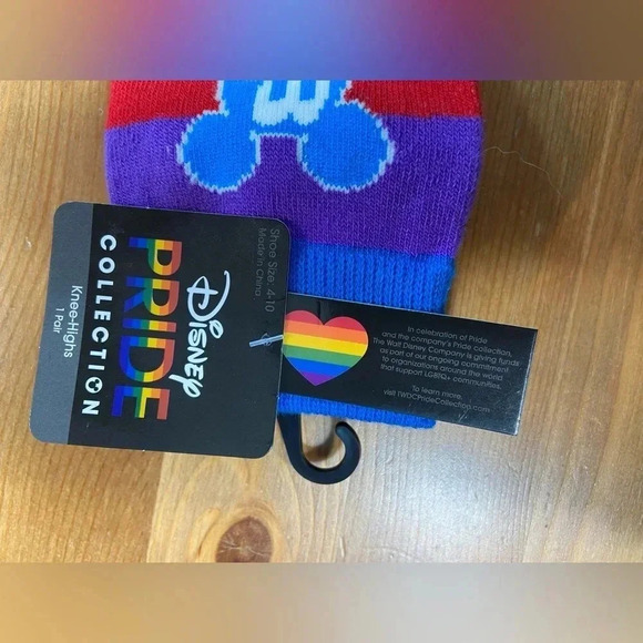 COPY - Disney Pride Collection - 1 Pair of  Knee High Socks - Size 4-10 - BNWT - Picture 4 of 6